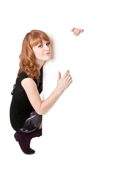 Chica con papel blanco en las manos —  Fotos de Stock