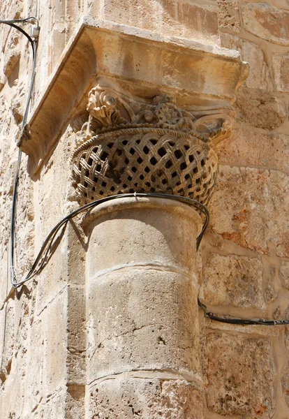 Πρωτεύουσα της στήλης της εκκλησίας του Αγίου Τάφου της Ιερουσαλήμ — Φωτογραφία Αρχείου