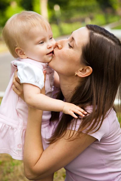 Amazing baby och mamma — Stockfoto