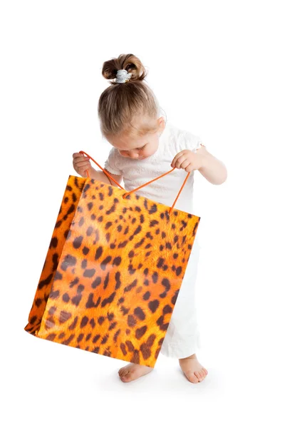 Büyük bir çanta ile küçük kız — Stok fotoğraf