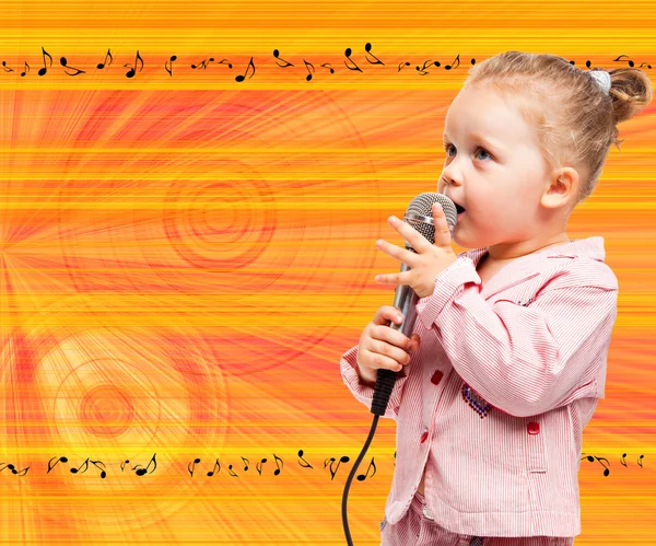 Dziewczynka z mikrofonem — Zdjęcie stockowe