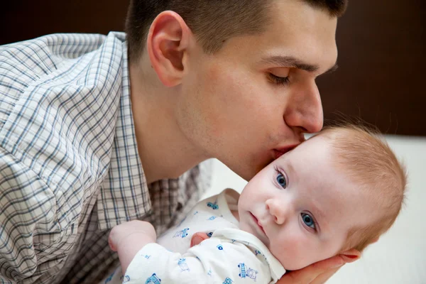 Baby en vader — Stockfoto
