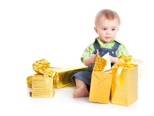 Bebê com presentes — Fotografia de Stock