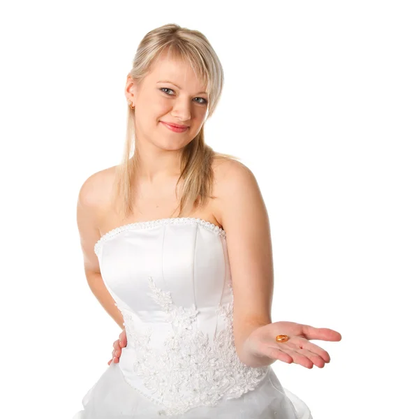Молодая невеста с обручальным кольцом — стоковое фото