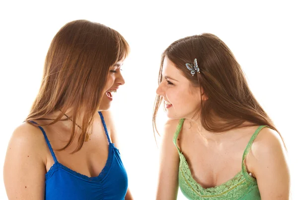 Две смеющиеся девочки-подростки — стоковое фото
