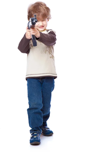 Portrait de petit garçon avec arme automatique (Kalachnikov ) — Photo