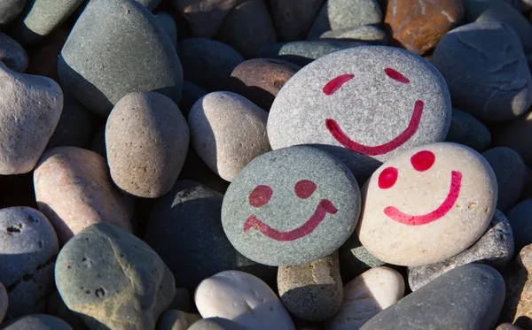 Sorrisos nas pedras — Fotografia de Stock