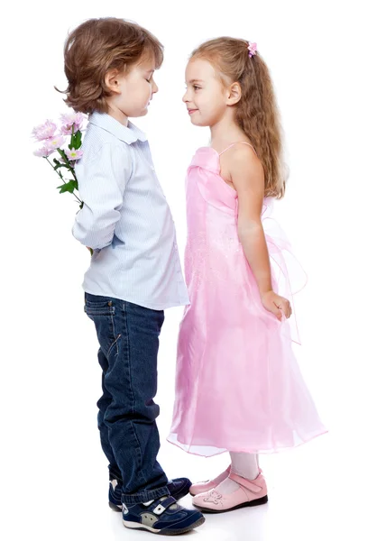 Μικρό αγόρι και κορίτσι στην αγάπη — Φωτογραφία Αρχείου