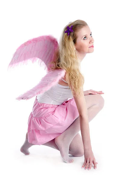 翼を持つ若いブロンドの女性 白い背景で隔離 — ストック写真
