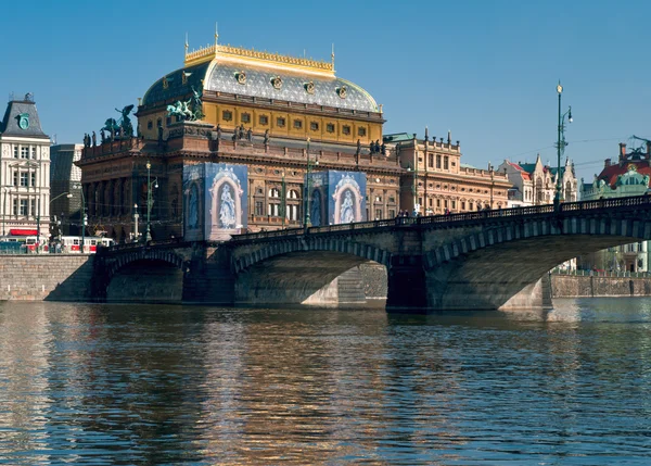 Prag'daki eski Ulusal Tiyatro — Stok fotoğraf