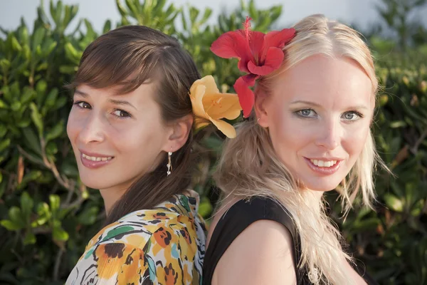 Portret van twee zussen — Stockfoto
