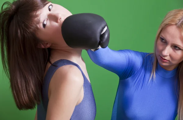 Boxeo golpe en la cara —  Fotos de Stock
