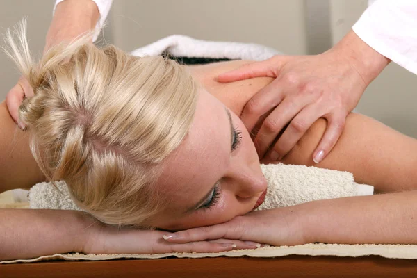 Entspannende Massage — Stockfoto