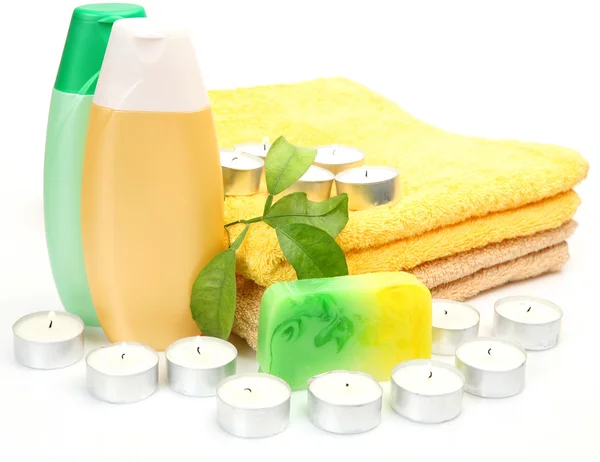 Towel and shampoo — Stock Photo, Image