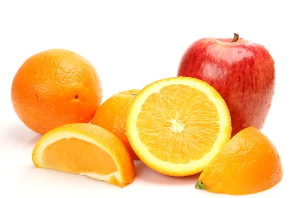 Rijpe appel en sinaasappelen Stockafbeelding