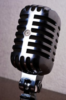 retro tarzı mikrofon
