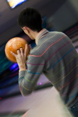 Bowler throwing a ball clipart