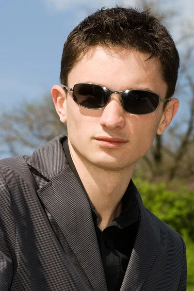 Portret van jonge Europese man — Stockfoto