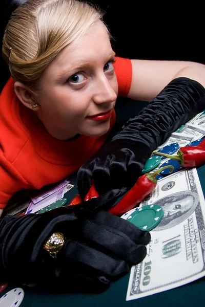 Glücksspielende junge Frau — Stockfoto