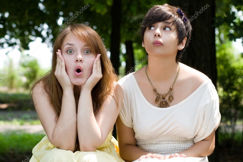 Две Девушки Смешные Фото