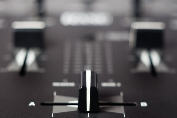 Профессиональный контроллер смешивания для диджея
