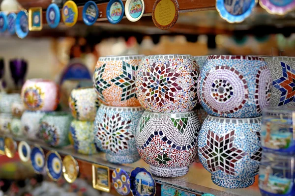 Shop stands with Turkish souvenirs — Stock Photo, Image