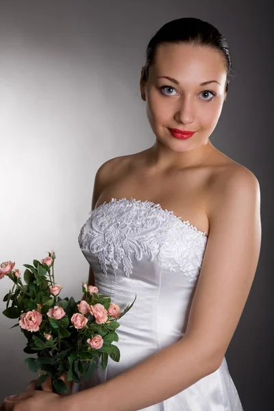 Невеста с розой — стоковое фото