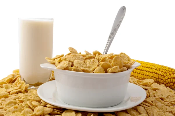 Кукурудзяні пластівці з молоком — стокове фото