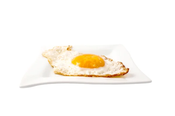 Смажене яйце в мисці — стокове фото