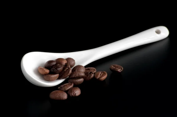 Κουτάλι του καφέ και λευκό — Φωτογραφία Αρχείου