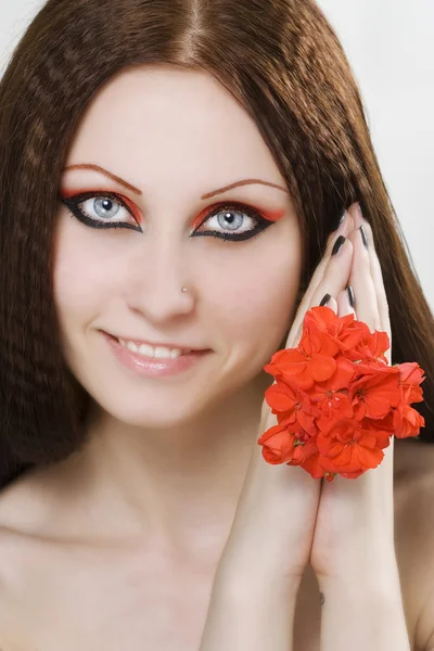 Πορτραίτο νεαρής γυναίκας με μακιγιάζ — Φωτογραφία Αρχείου