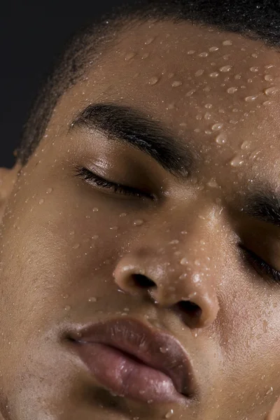 水と人間の顔ドロップします。 — ストック写真