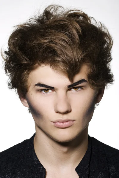 Modelo de moda masculina con maquillaje elegante —  Fotos de Stock