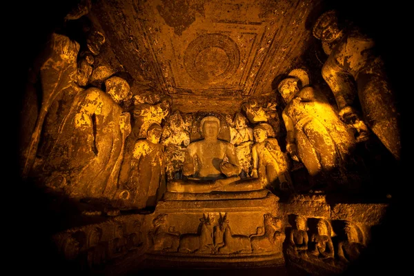Templo da caverna antiga — Fotografia de Stock