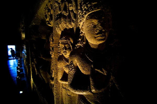 Interior de un antiguo templo cueva —  Fotos de Stock