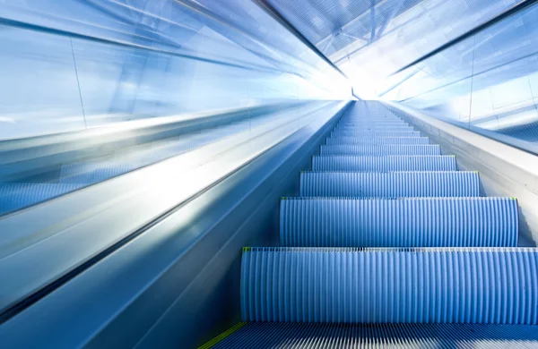 Fast escalator in office centre — Stockfoto
