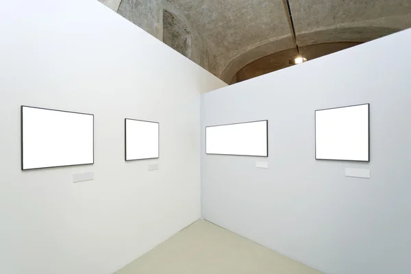 Walls in museum with frames — Zdjęcie stockowe
