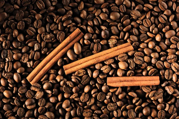 Grãos de café e canela — Fotografia de Stock