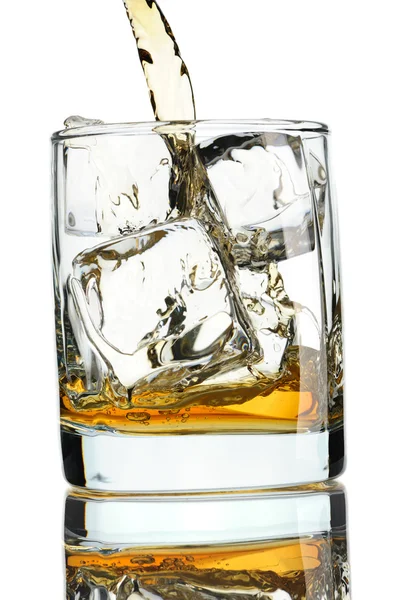 Pouring whiskey — Stock Photo, Image