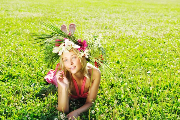 Dziewczyna łąka — Zdjęcie stockowe