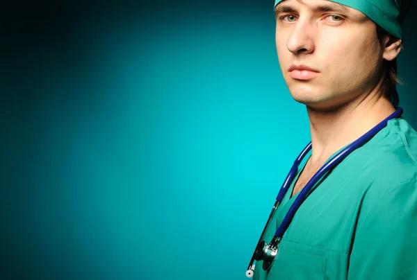 Chirurgien avec stéthoscope — Photo