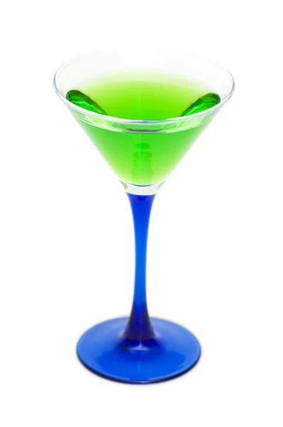 Зеленые коктейли изолированы на белом — стоковое фото