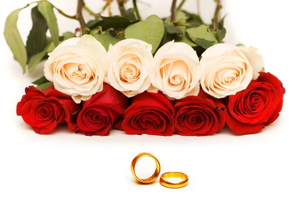 Έννοια του γάμου με τριαντάφυλλα — Φωτογραφία Αρχείου