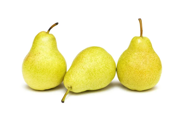 分離された 3 つの黄色梨 — ストック写真