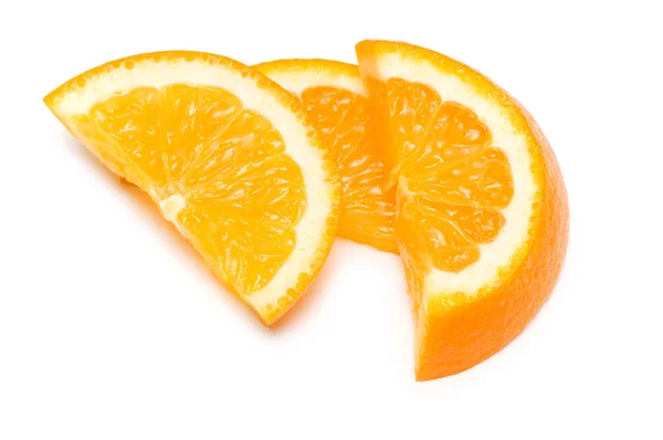 Drie oranje segmenten geïsoleerd — Stockfoto