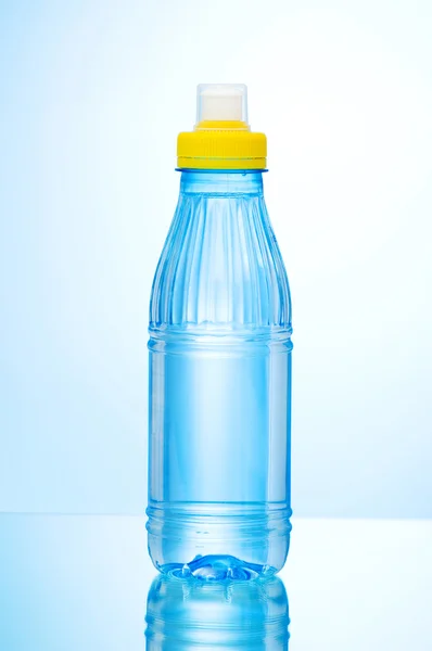 Water bottle against the background — Stock Photo, Image