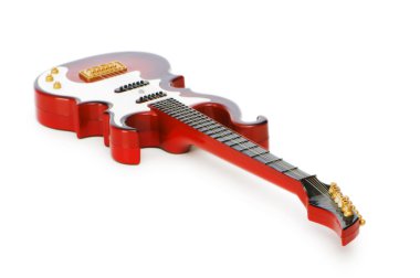 ahşap gitar üzerinde beyaz izole