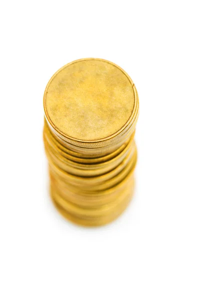 Stos monet odizolowanych na białym — Zdjęcie stockowe