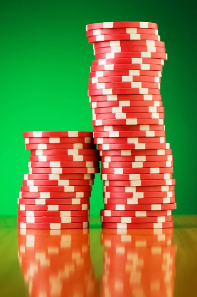 Пачка фишек казино — стоковое фото