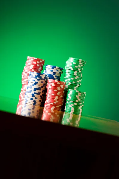 一堆堆赌场筹码 — 图库照片